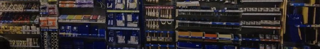 BlueDolphin termékek bemutató állványa.